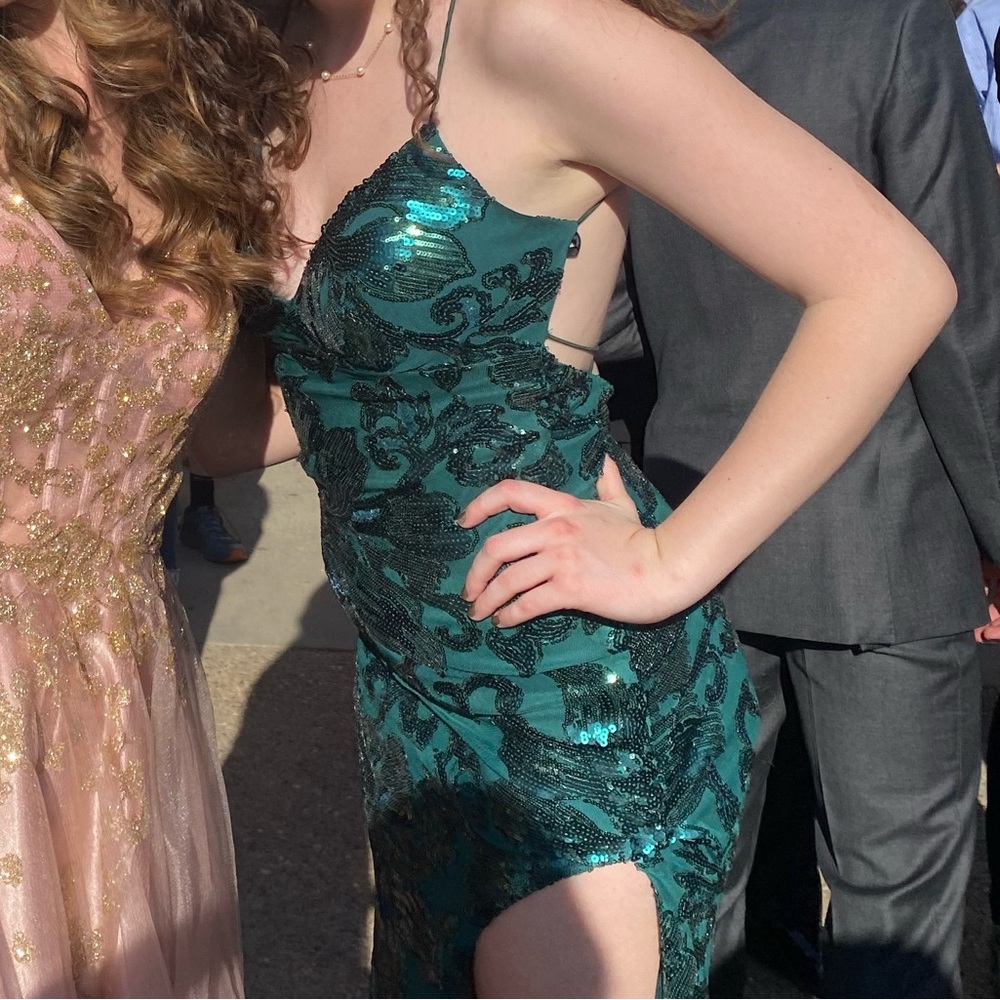 B Darlin Prom Dress - Picture 4 of 8